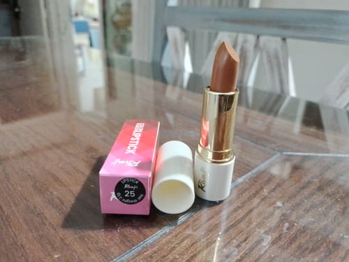 Customer photo review of Pure Matte Lipstick