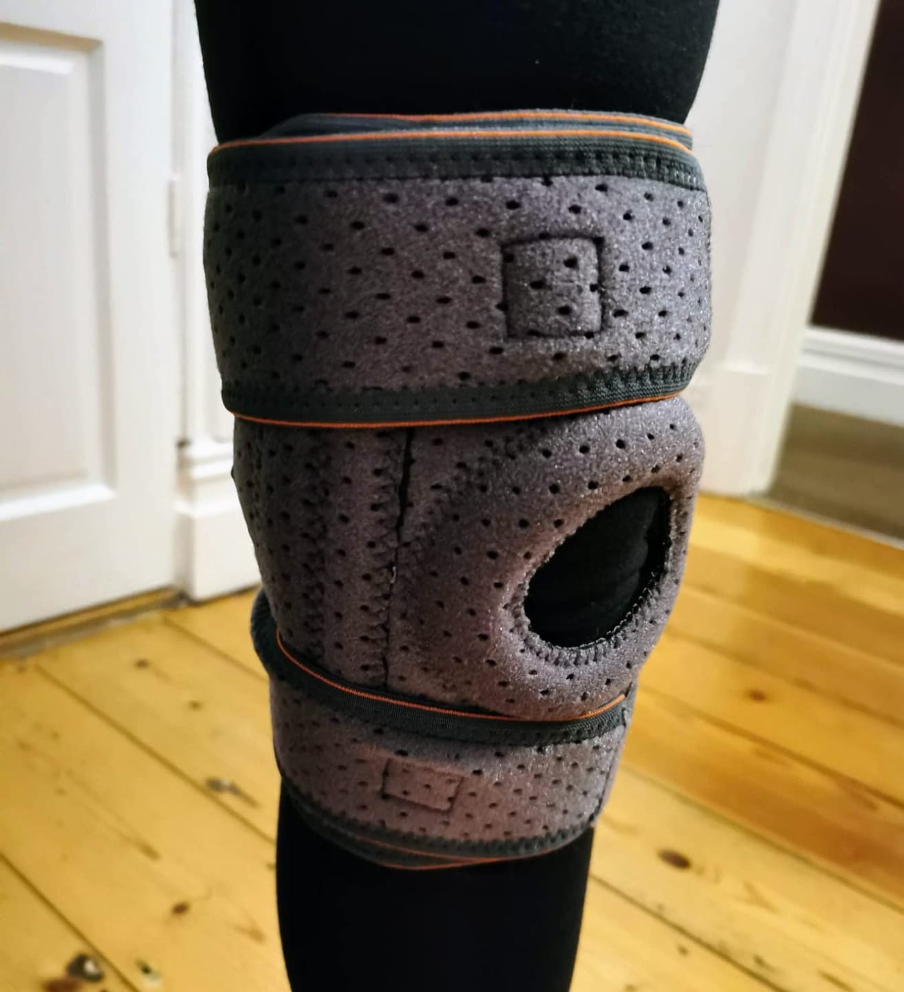 Customer photo review of Rodillera de Compresión Abierta