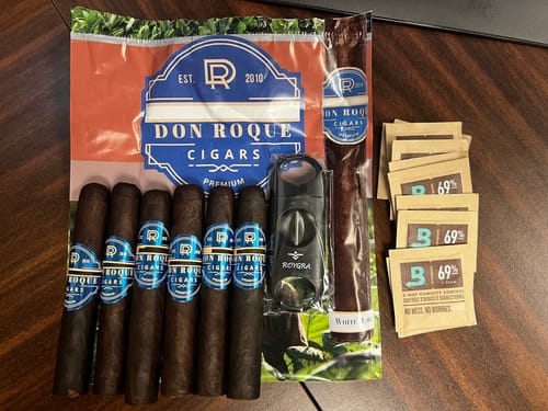 Customer photo review of Robusto Maduro Sampler Pack