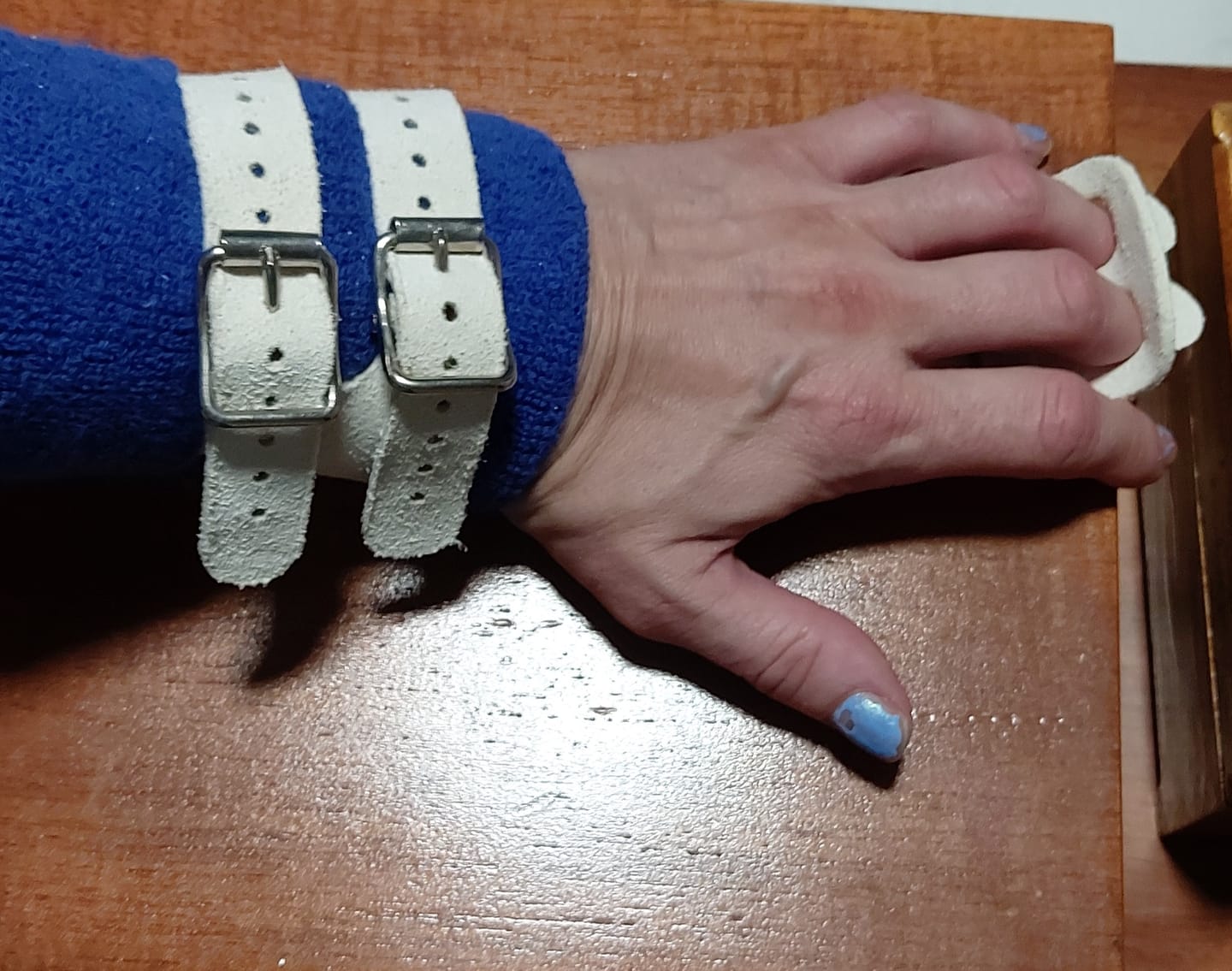 Customer photo review of Reisport Lady Double Buckle Guards