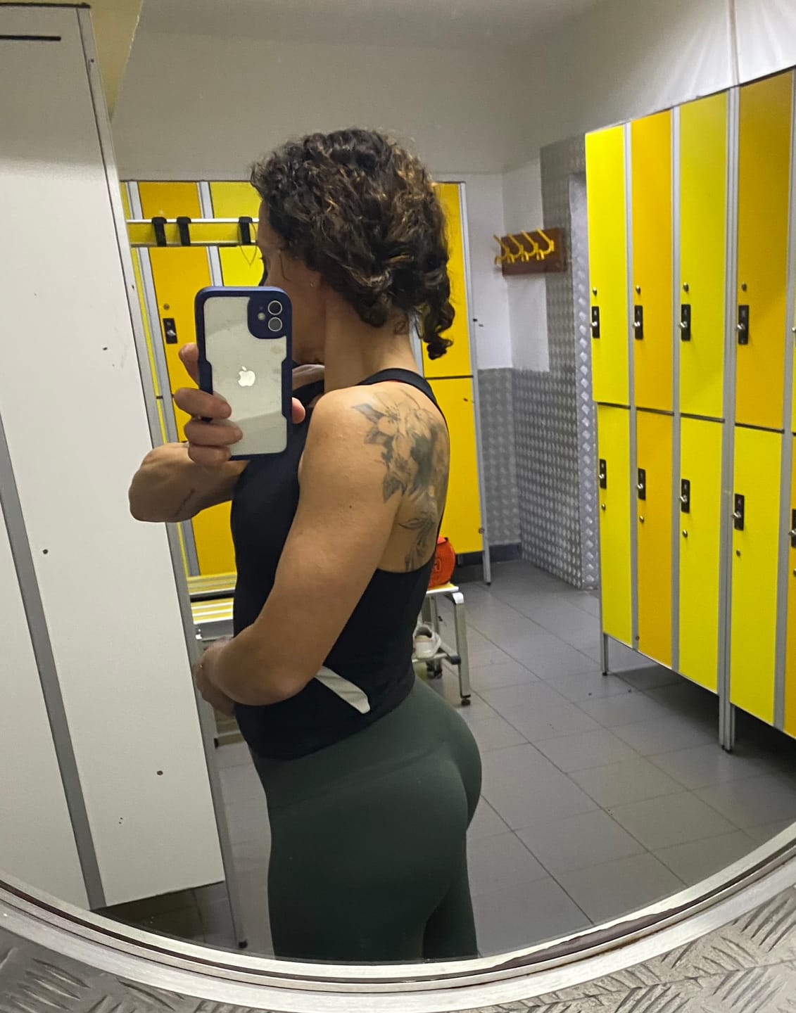 Customer photo review of Leggings Confidence Coal Green