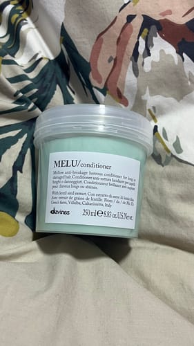 Customer photo review of Acondicionador Essential Melu Davines