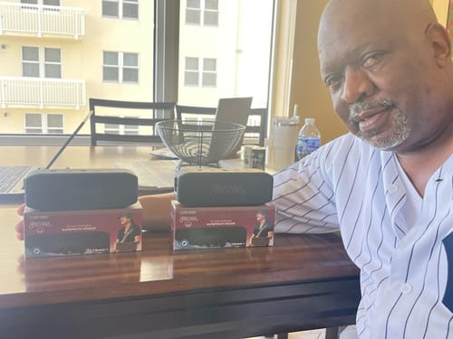 Customer photo review of Santana Sounds Samba Speaker