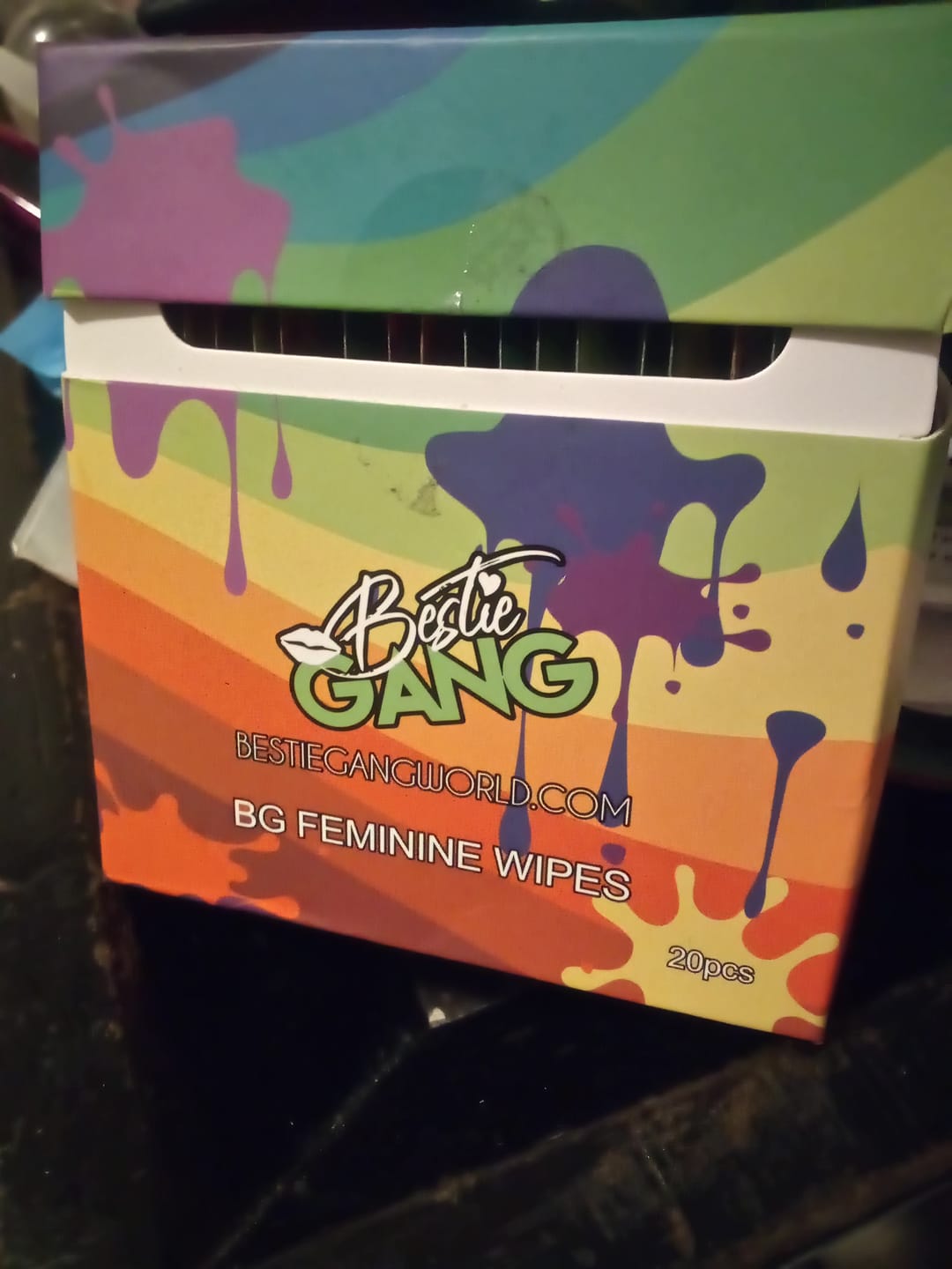 Customer photo review of 20 Bg Feminine Wipes “24 & More scent”