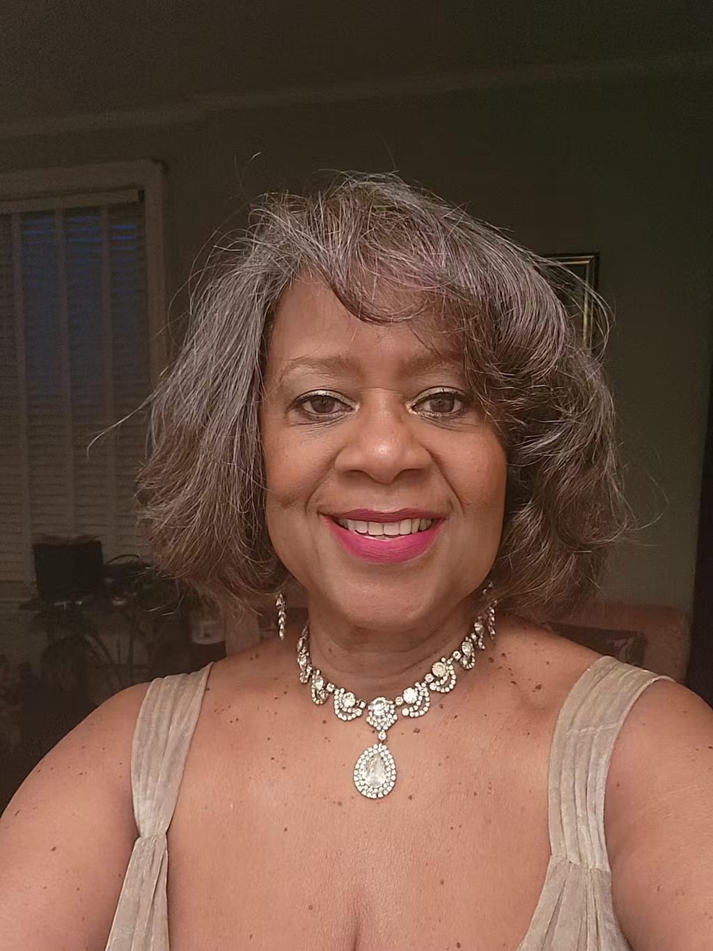 Customer photo review of Luvwin 5x5 Salt And Pepper Gray Color Glueless Pre-Cut Lace Short Layered Loose Wave Wig 100% Human Hair