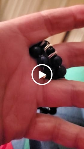 Customer video review of Lapis Lazuli Third Eye Mala