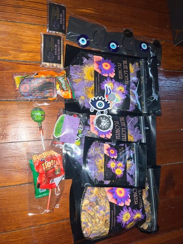 Customer photo review of Mystery Clawz (TIKTOK LIVE PACKAGING)