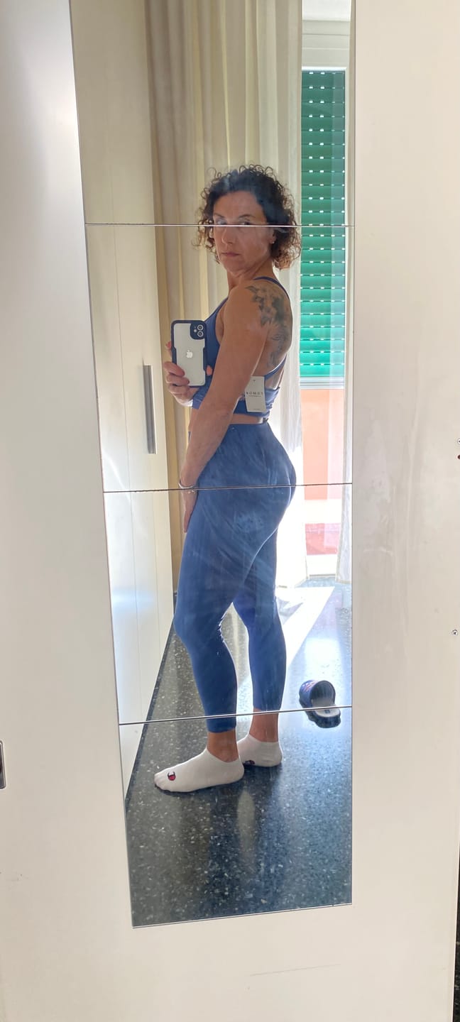 Customer photo review of Leggings Monogram Blu Avio