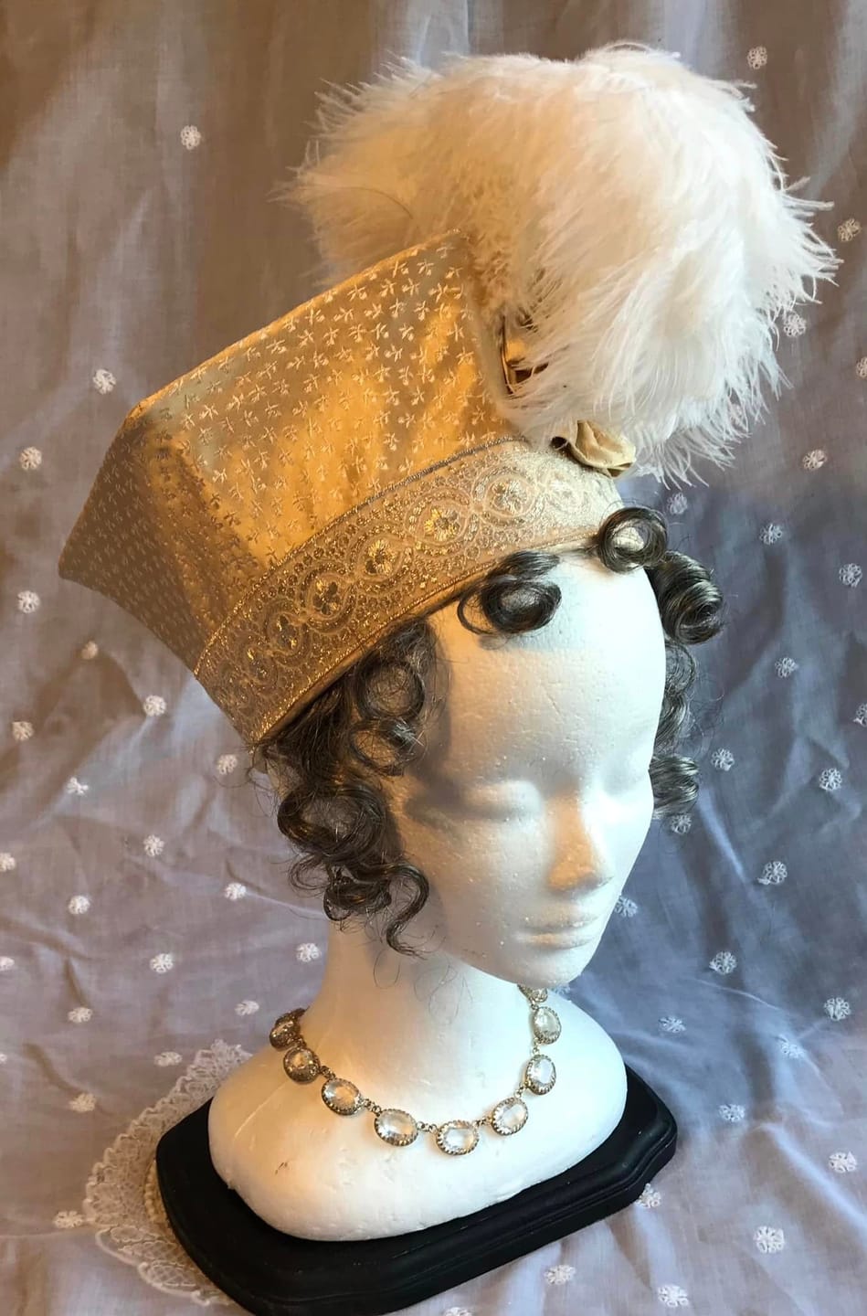 Customer photo review of Ostrich Blondene Floss Feathers