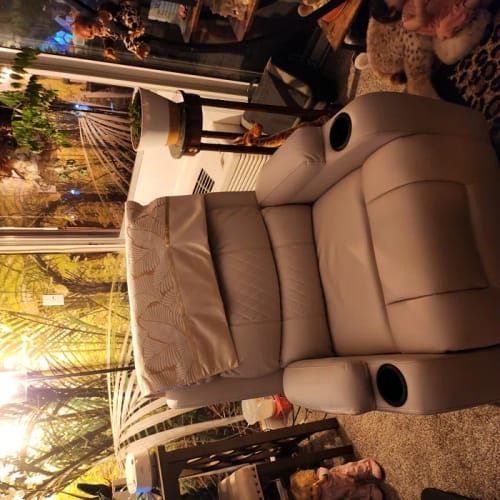 Customer photo review of Power Lift Chair Recliner for Elderly with Vibrated Massage & Heat with Pockets, Cup Holders & USB Port (Beige)