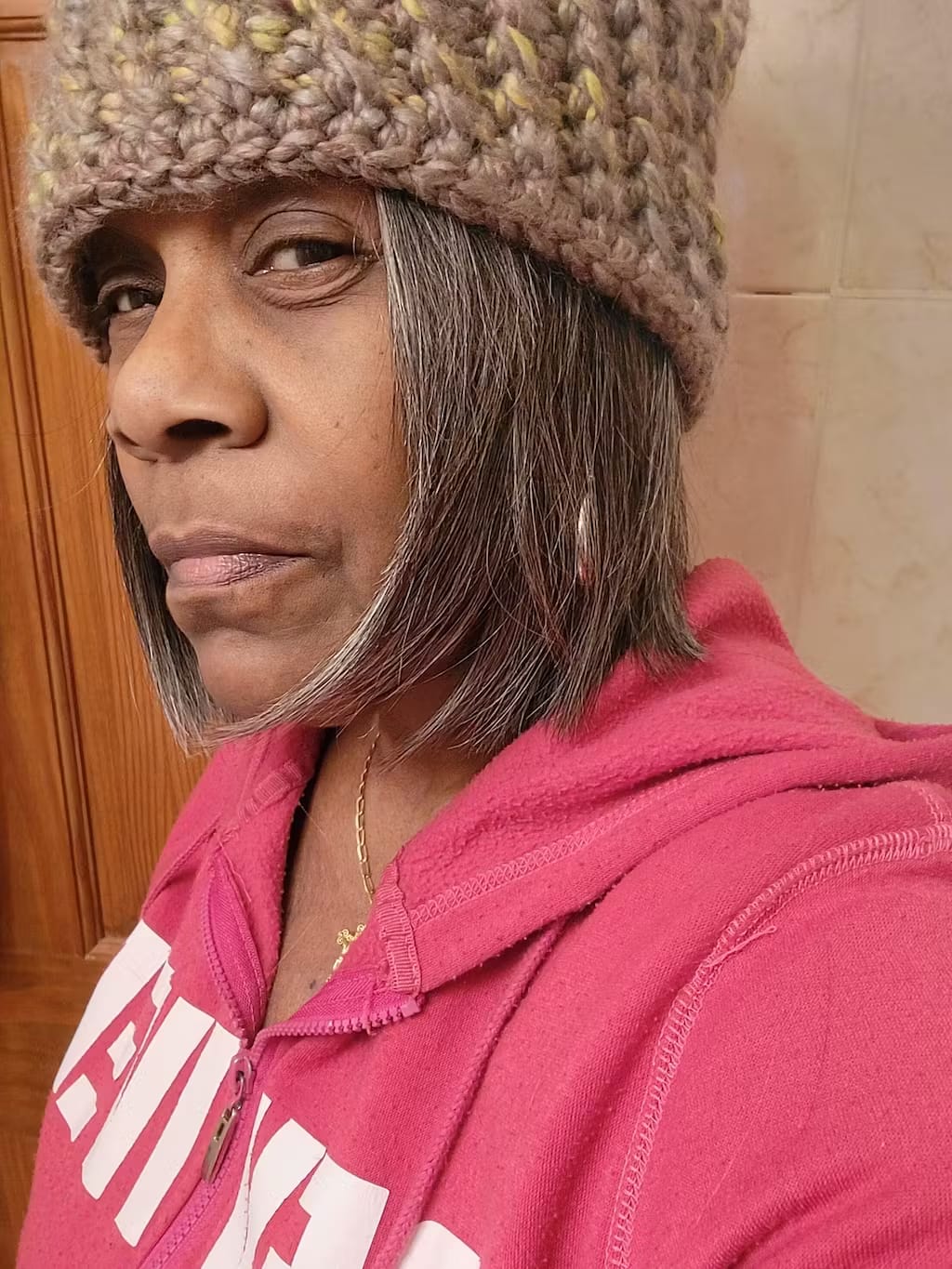 Customer photo review of Luvwin Salt And Pepper Full Machine Made Bang Wig With Small Lace