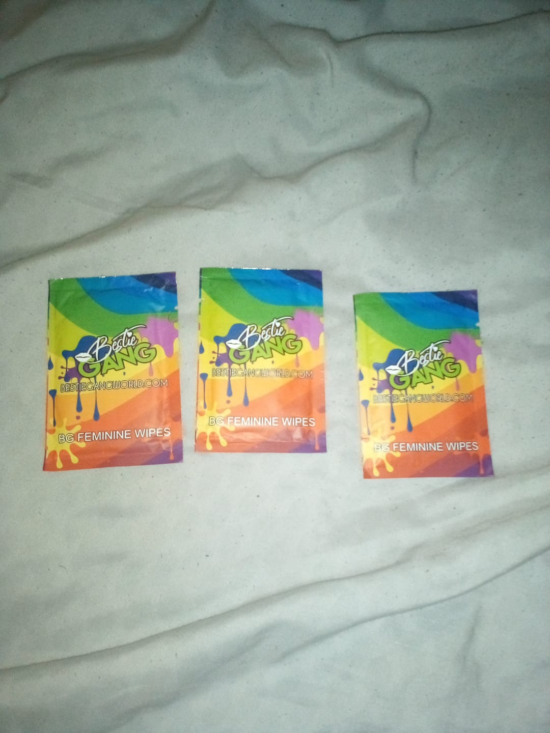 Customer photo review of 20 Bg Feminine Wipes “24 & More scent”