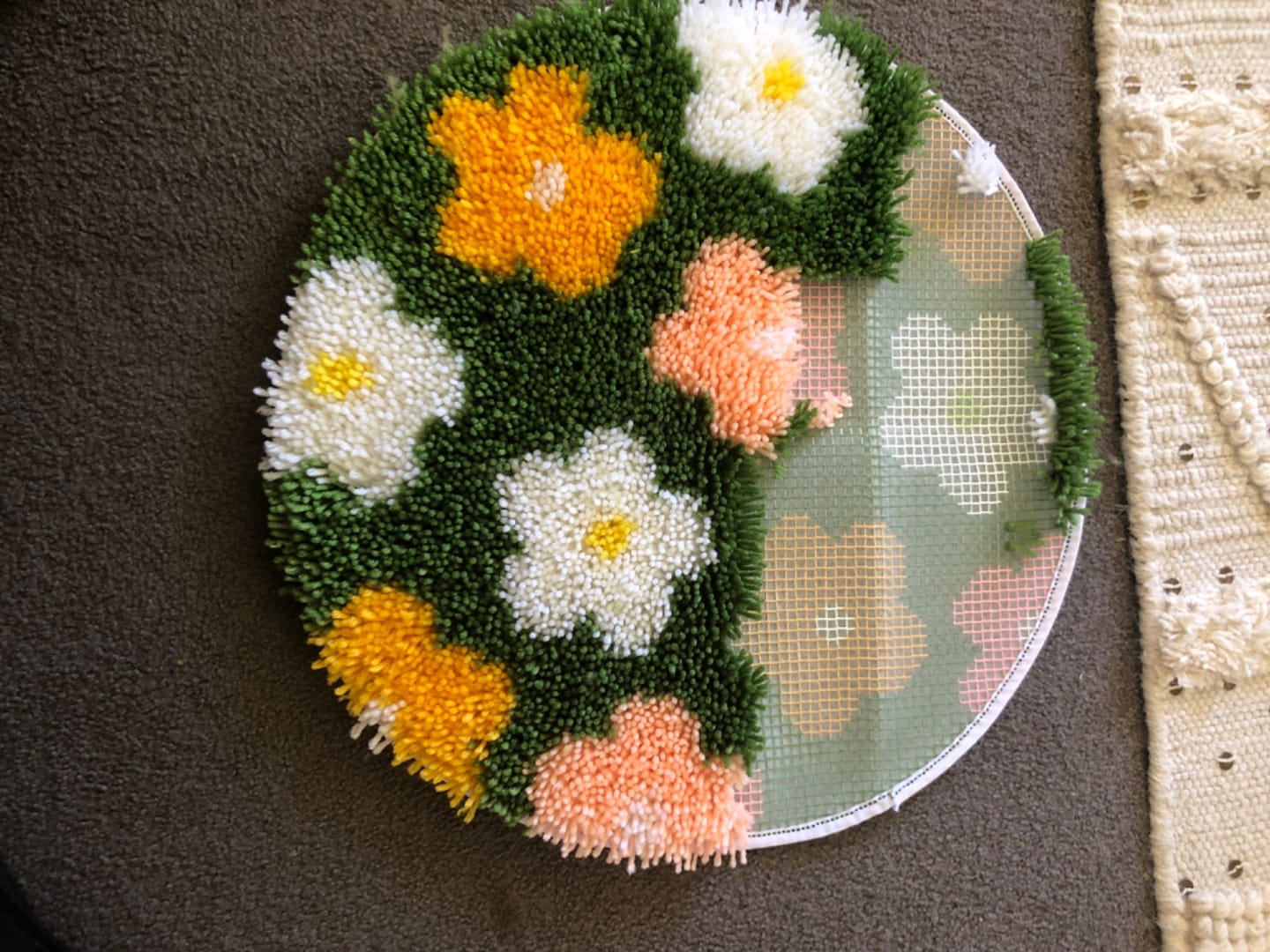 Customer photo review of FLOWER BOMB - GREEN Rug Making Kit