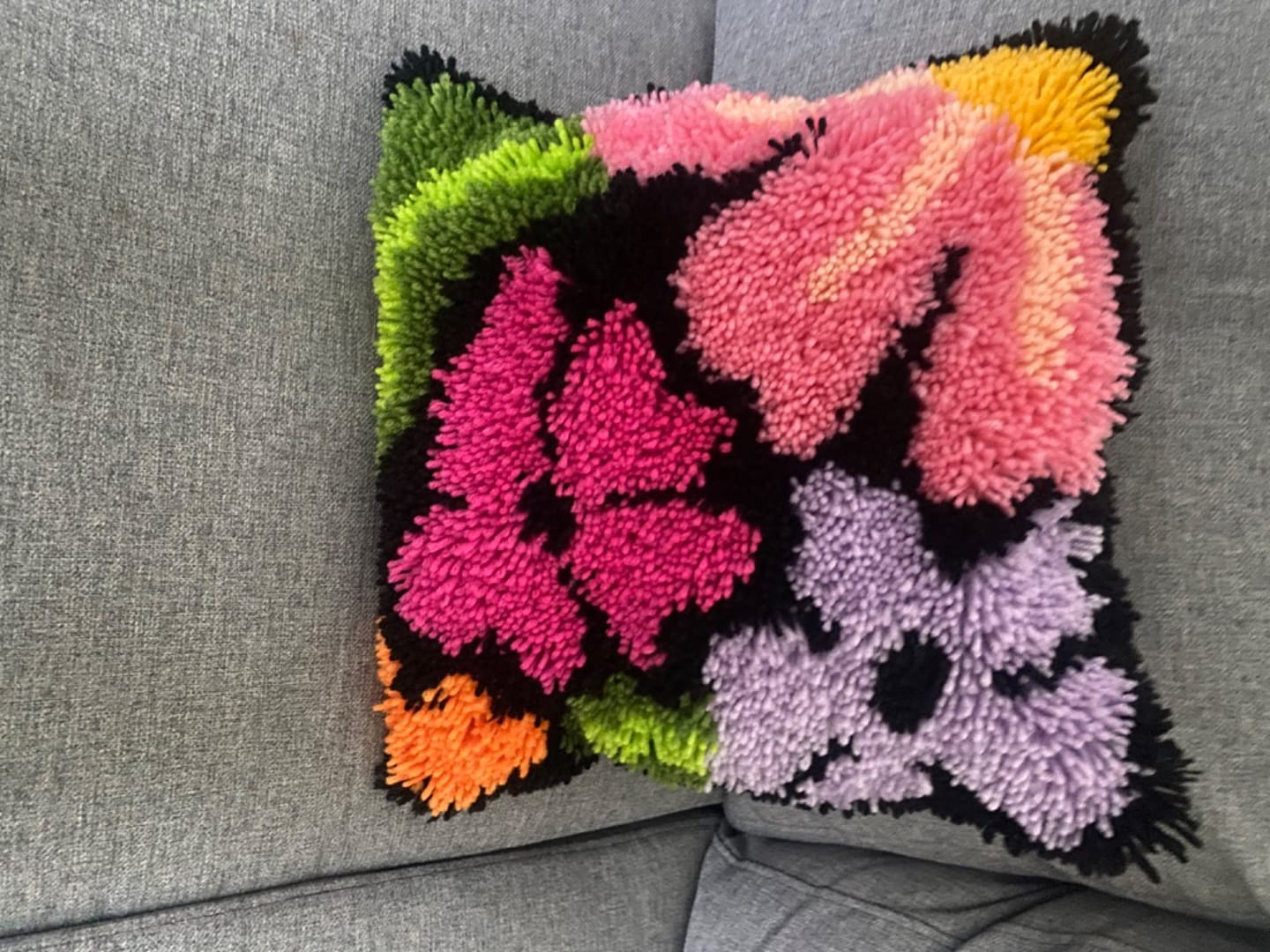 Customer photo review of PRETTY PETALS - BLACK Latch Hook Cushion Kit