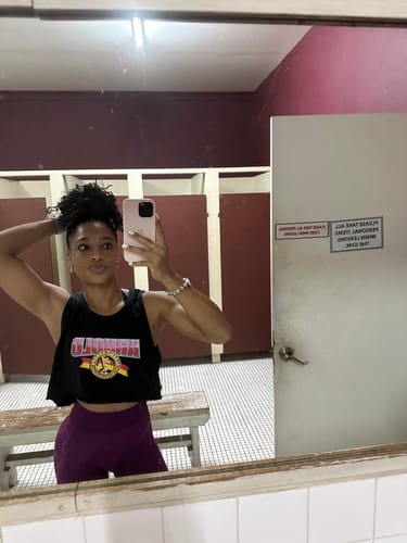 Customer photo review of Aqua Twist Knot Sports Bra