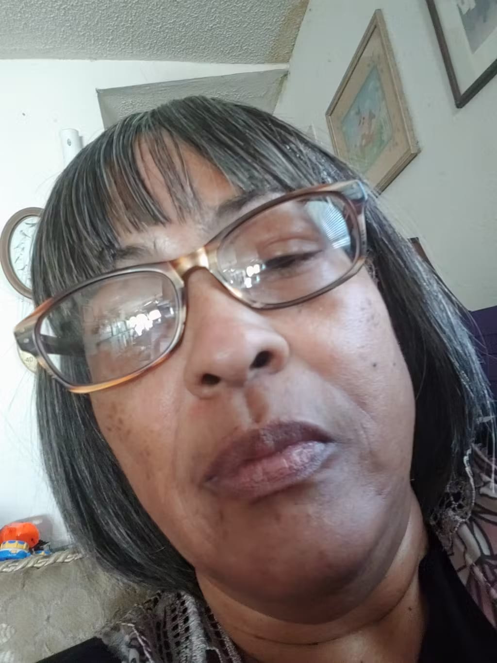 Customer photo review of Luvwin Salt And Pepper Full Machine Made Bang Wig With Small Lace