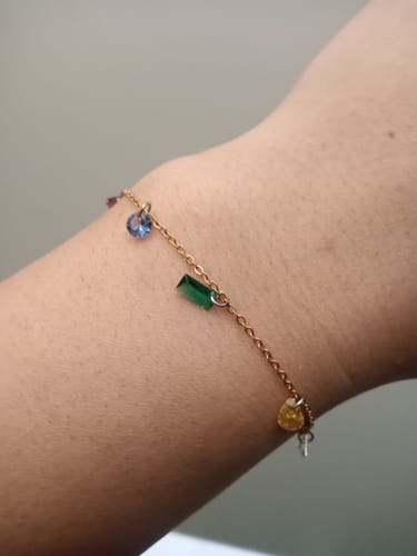 Customer photo review of Pulsera Arcoiris Gold