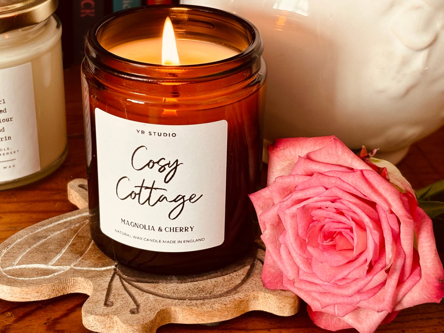Customer photo review of "Cosy Cottage" Magnolia & Cherry Candle