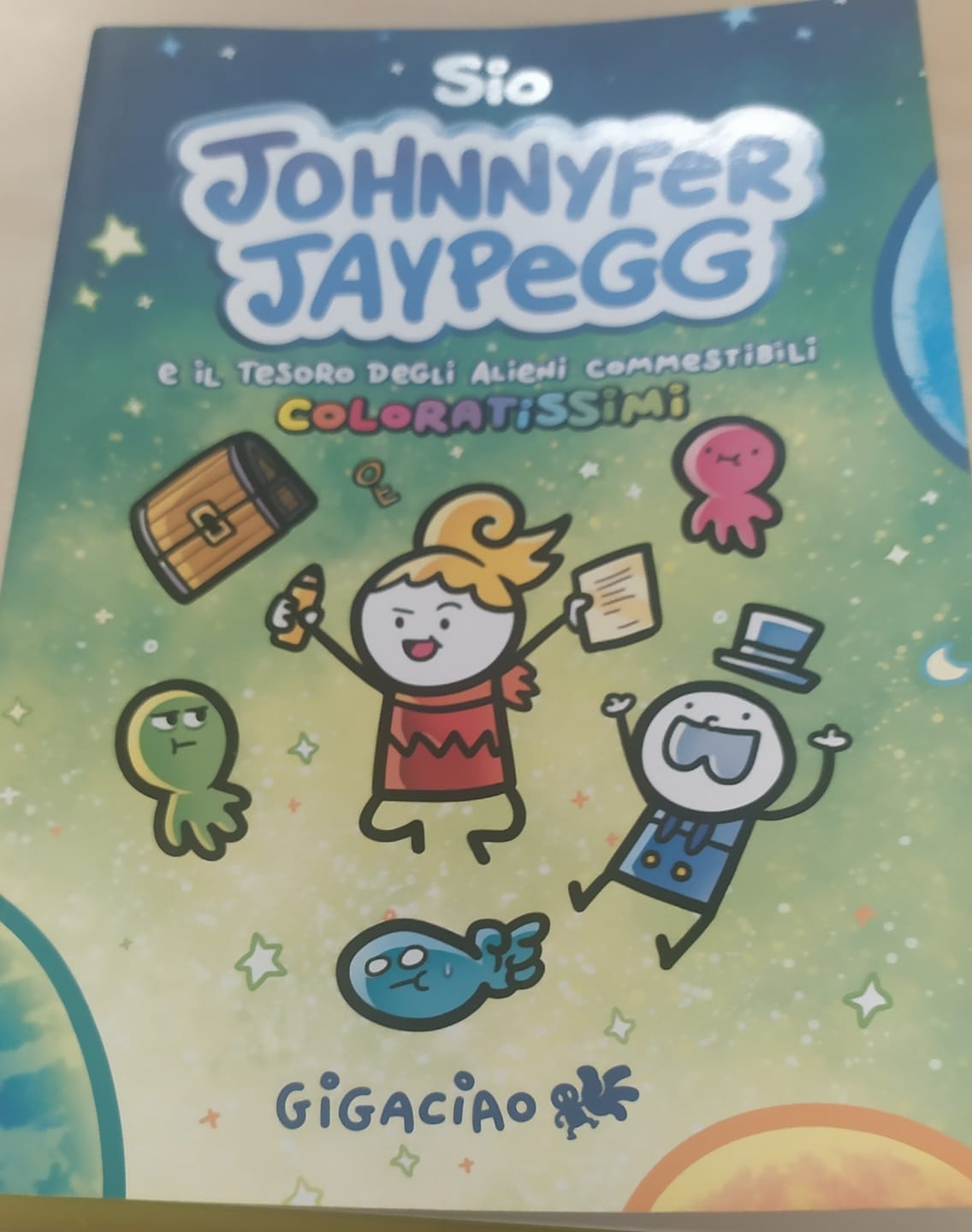Customer photo review of Johnnyfer Jaypegg e il tesoro degli alieni commestibili coloratissimi!