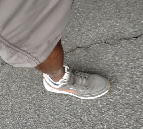 Customer photo review of Fila Men's Renno Sneakers DSOV Red/White