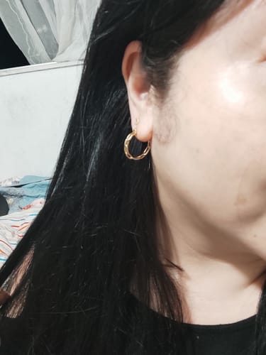 Customer photo review of COLLAR CROSS WHITE BAÑO DE ORO