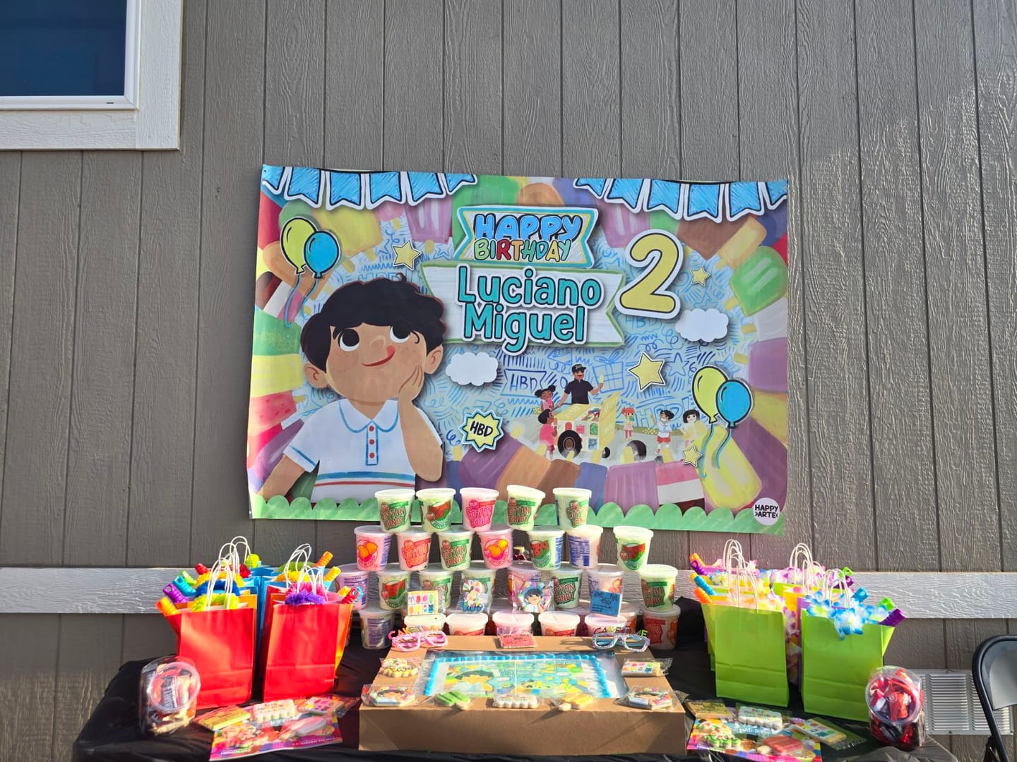 Customer photo review of Personalized Party Banner Paletero Man