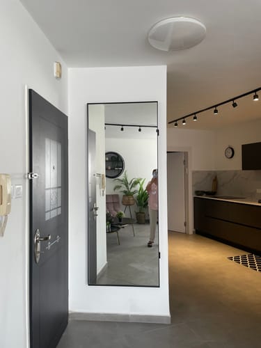 Customer photo review of דלת מראה להסתרת ארון חשמל