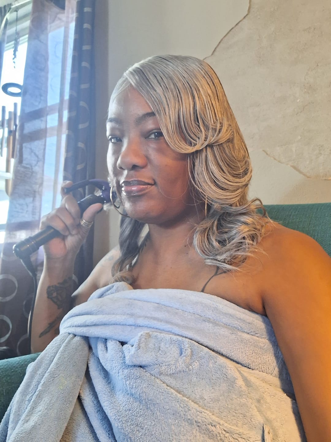 Customer photo review of Luvwin 5x5 Salt And Pepper Glueless Gray Color Layered Cut Body Wave Pre-Cut Lace Bob Wig 100% Human Hair
