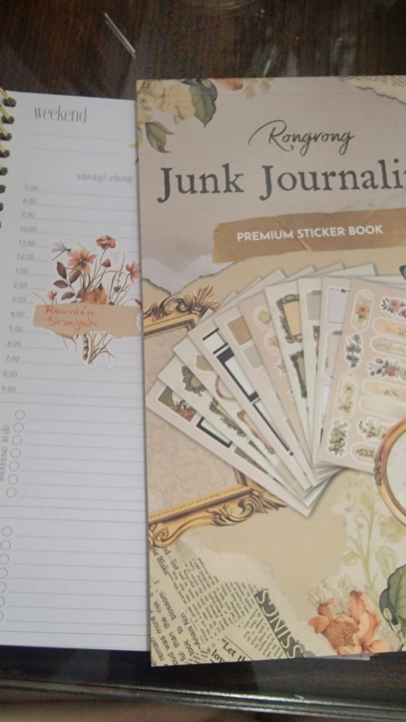 Customer photo review of Junk Journal Sticker Book [EVERYDAY LINE]
