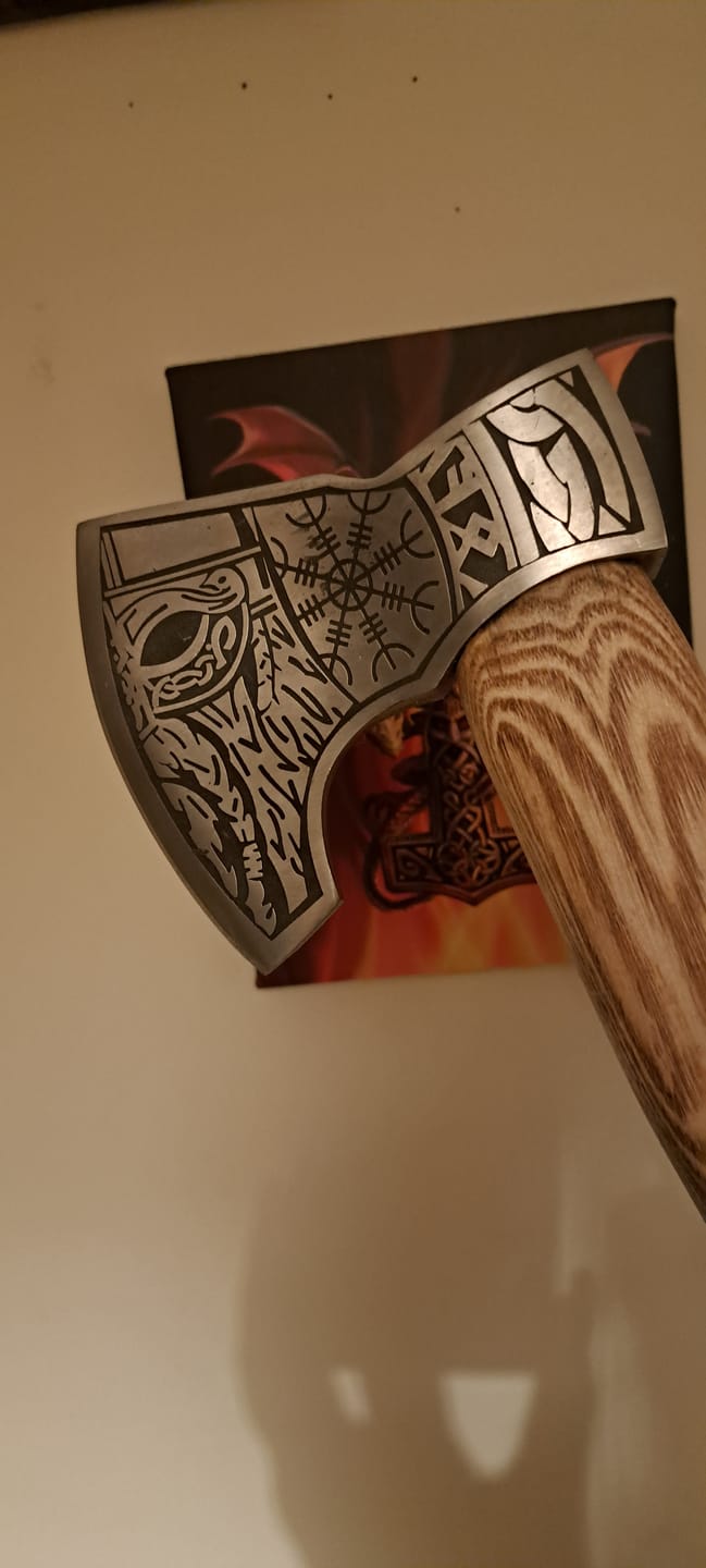 Customer photo review of "The Viking" Axe