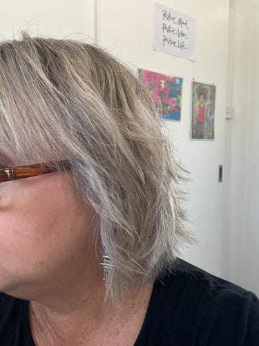 J. T. review of Milkshake silver shine toning spray 100ml image 1 out of 1