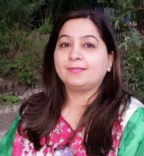 Customer photo review of O.TWO.O ULTRA STAY LOLEPOP LIPSTICK