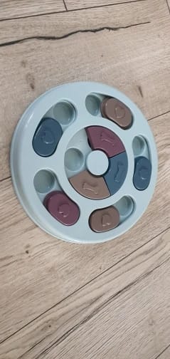 Customer photo review of Puzzle Toy Feeder
