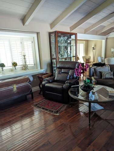 Customer photo of an Irene House Other lift recliner at home