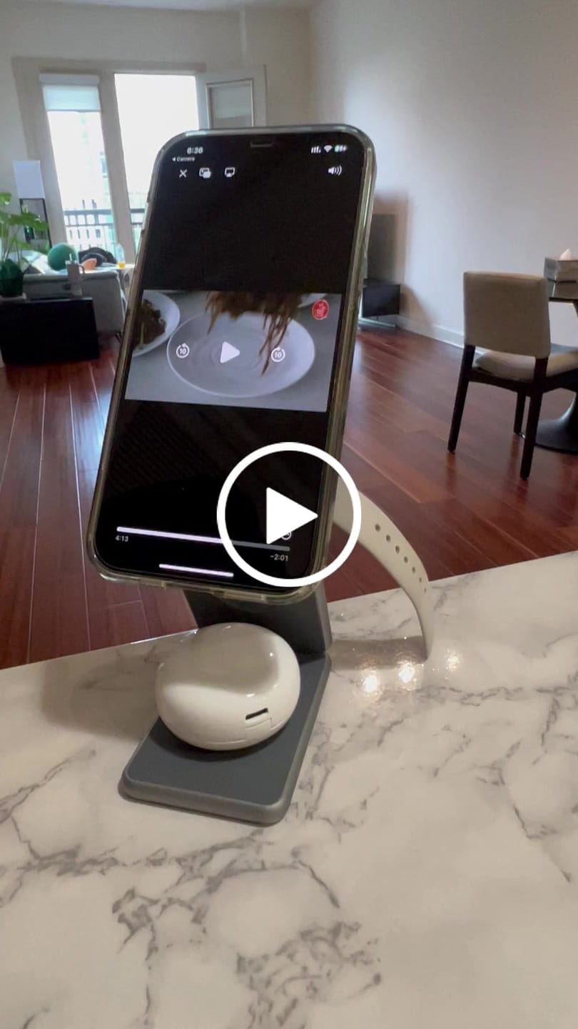 Customer video review of MagFold Pro Qi2