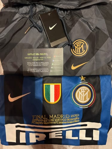 Customer photo review of MAGLIA RETRO INTER HOME FINALE MADRID 2009/10