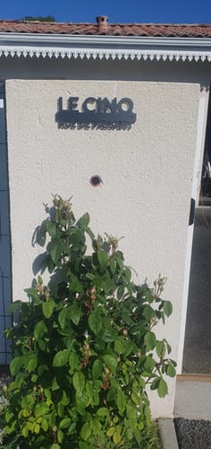 Customer photo review of Numero civico e testo sagomato modello Line 02 Acrilico