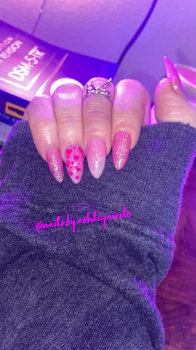 Customer photo review of D864 Rock Candy Pink Flake Dip Powder