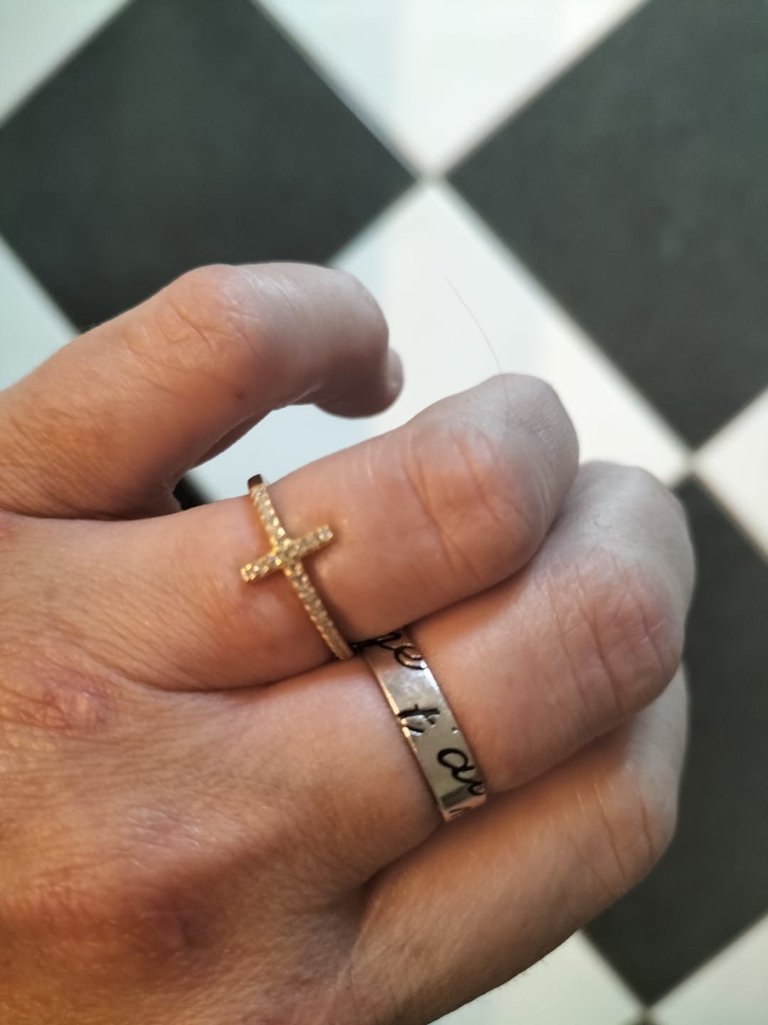 Customer photo review of Bague Croix Diamant