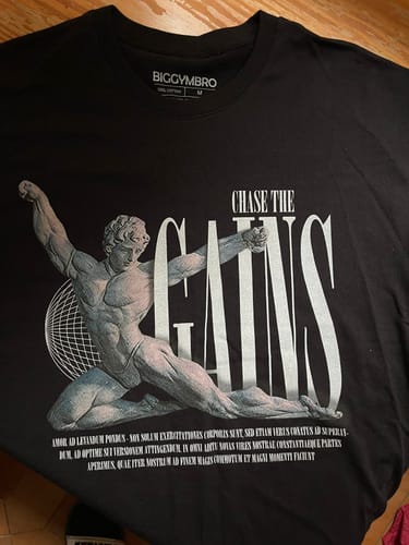 Customer photo review of boxy t-shirt (chase the gains)