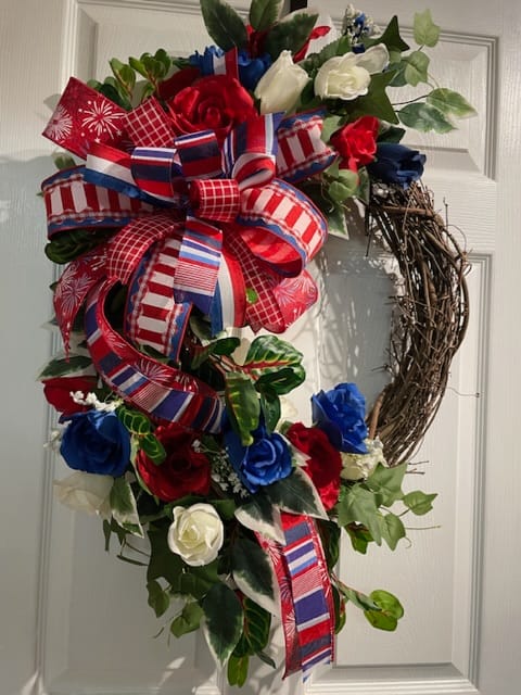 Customer photo review of 18" Oval Grapevine Wreath - DECOE-037