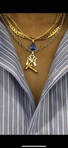 Customer photo review of NY Yankees Stainless Steel Rope Chain Necklace