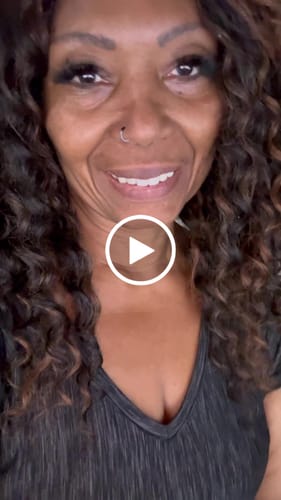 Customer video review of Triple Sided Micro Gem Titanium Hinged Nose Hoop