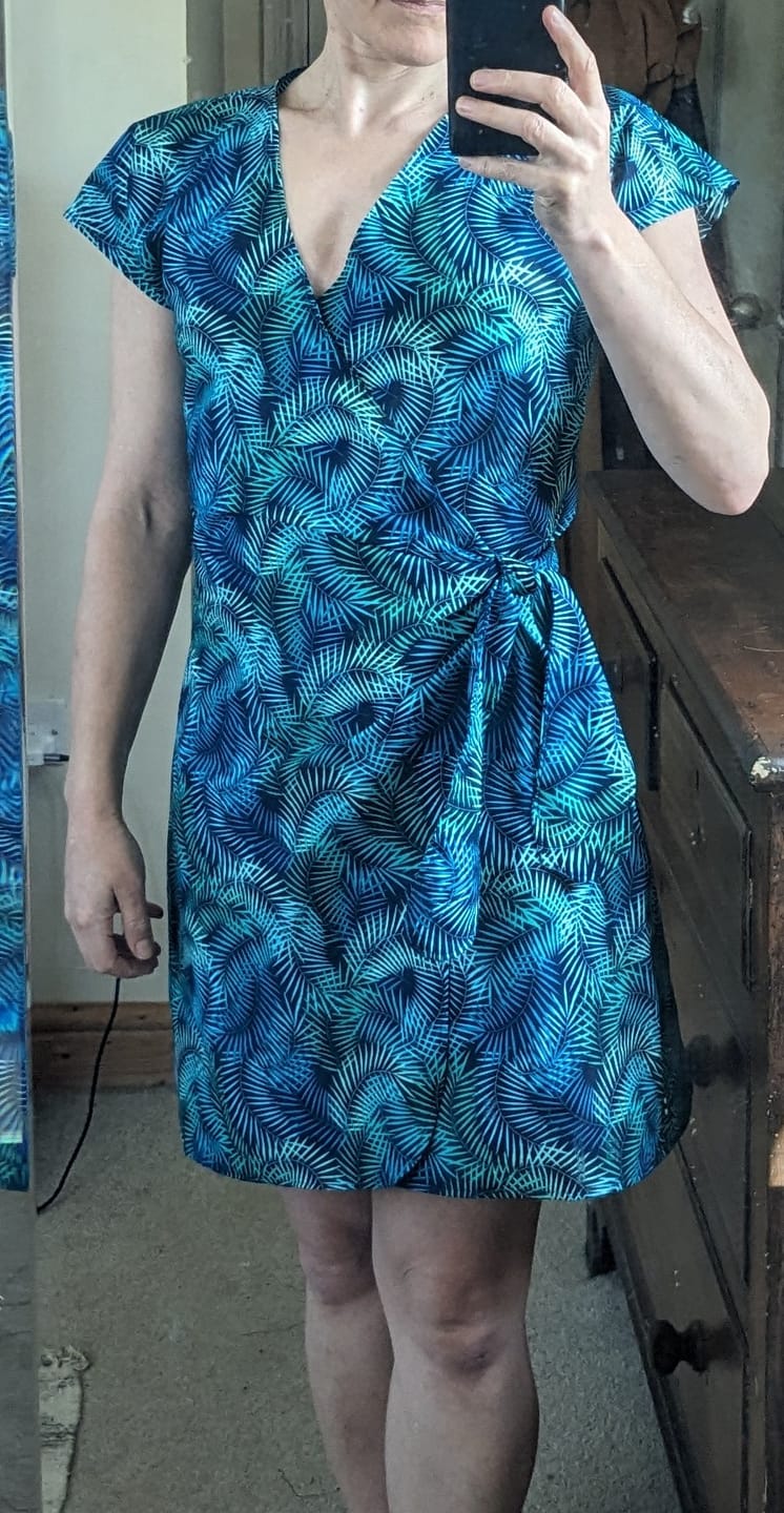 Customer photo review of Tropical Fern Leaves Rose & Hubble Cotton Poplin Fabric