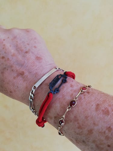 Customer photo review of Bracelet Van Personnalisé