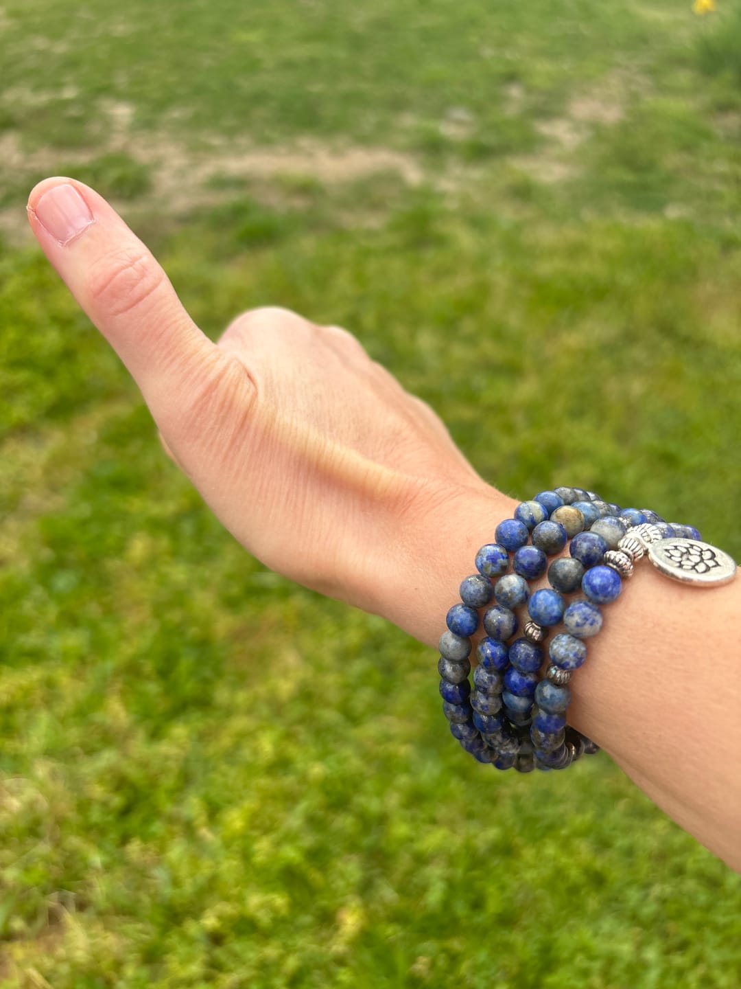 Customer photo review of Bracelet Mala Lapis Lazuli