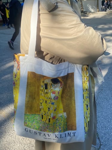 Customer photo review of The Kiss Painting by Gustav Klimt Omuz Çantası