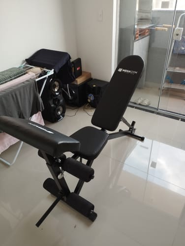 Customer photo review of Banco 10x1 P/ Supino Com Rosca Scott Cadeira Extensora Preto