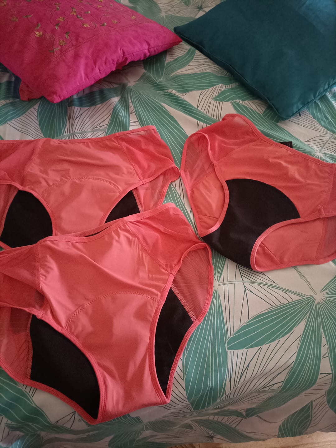 Customer photo review of Culottes taille haute d'incontinence (Lot de 3)