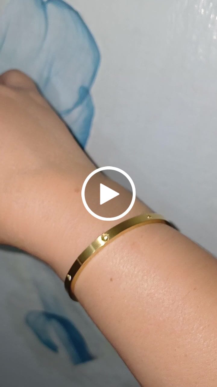 Customer video review of Pulsera Stella